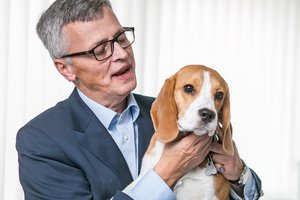 Diakonie Vorstand Kollmann Mit Hund
