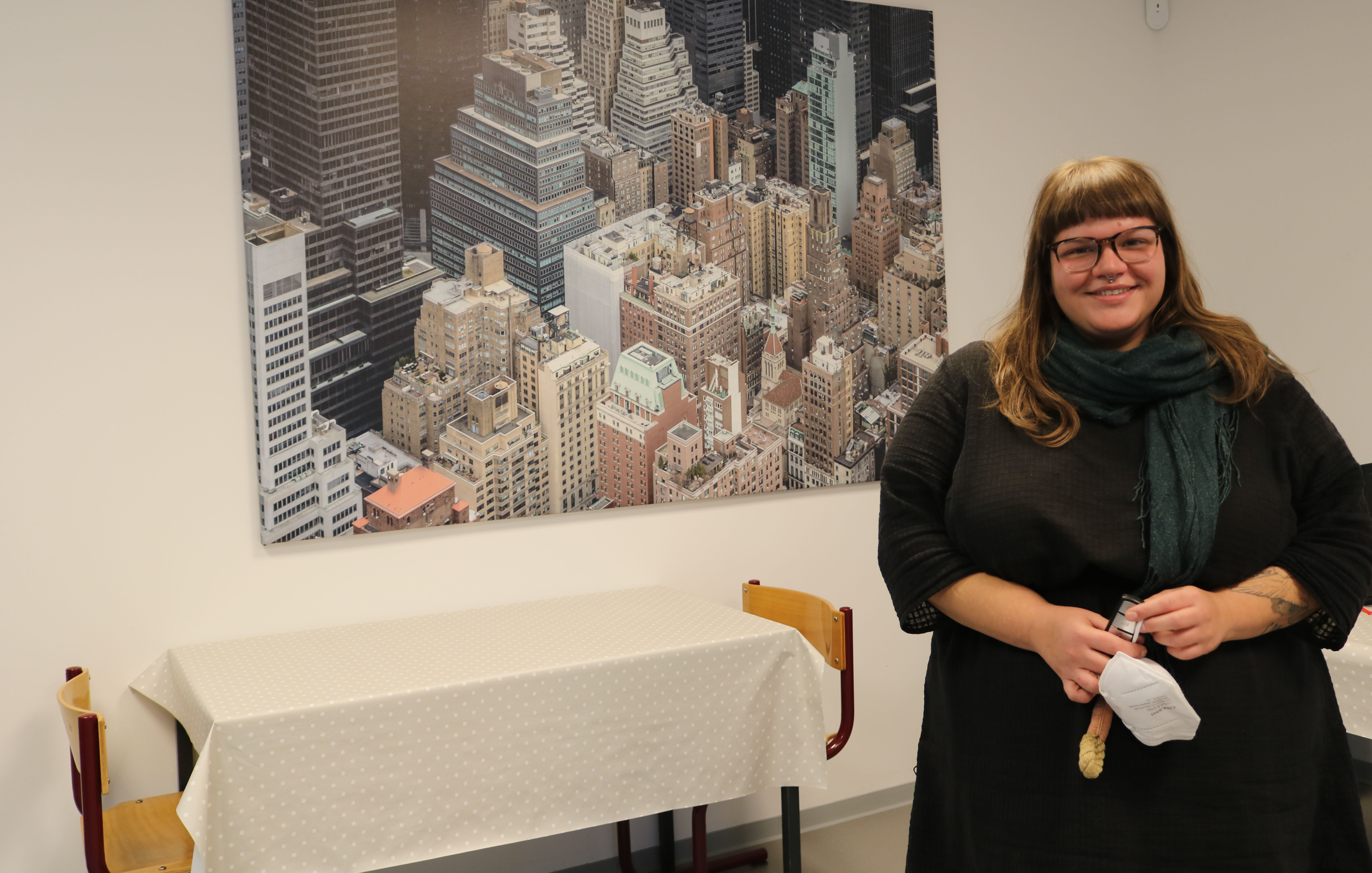 Bea Becker ist im Tagesaufenthalt an der Bloherfelder Straße Ansprechpartnerin eine der Ansprechpartnerinnen für alle Besucherinnen und Besucher.