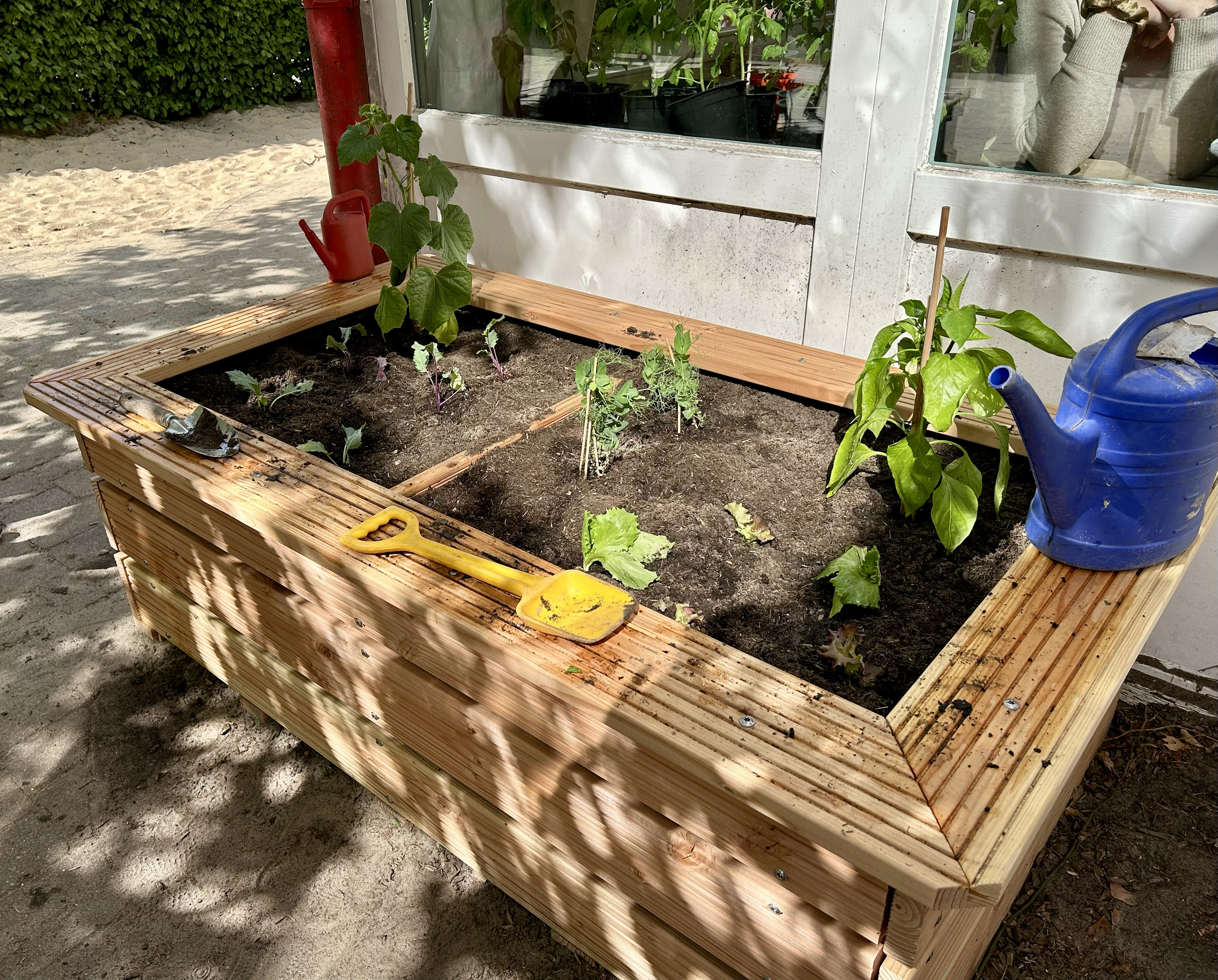 Eines der Hochbeete, die von den Gemeinnützigen Werkstätten Oldenburg gebaut wurden.